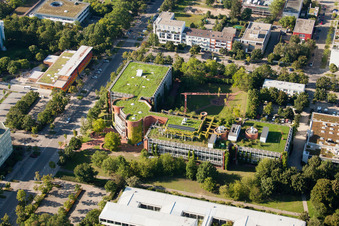 Vue aérienne de École Carl Engler à le quartier Südweststadt in Karlsruhe dans le département Bade-Wurtemberg, Allemagne
