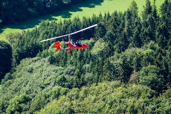Vue aérienne de Aéroport Mosbach Lohrbach EDGM : Gyrocoptère au salon aéronautique 2006 à le quartier Lohrbach in Mosbach dans le département Bade-Wurtemberg, Allemagne