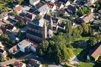 Saint Cyriaque à le quartier Beiertheim-Bulach in Karlsruhe dans le département Bade-Wurtemberg, Allemagne d'en haut