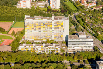 Vue aérienne de Ensemble de grande hauteur du Am Rüppurrer Schloß dans le quartier de Weiherfeld - Dammerstock à le quartier Weiherfeld-Dammerstock in Karlsruhe dans le département Bade-Wurtemberg, Allemagne