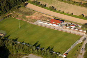 Stade Pneuhage à le quartier Auerbach in Karlsbad dans le département Bade-Wurtemberg, Allemagne d'en haut