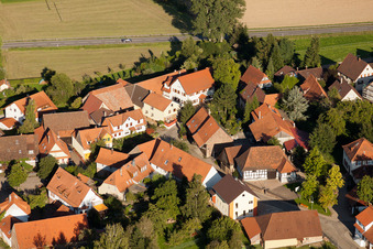 Vue aérienne de Karlstr à le quartier Dietenhausen in Keltern dans le département Bade-Wurtemberg, Allemagne