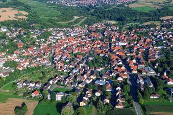 Photographie aérienne de Vue de la ville depuis l'ouest à le quartier Ellmendingen in Keltern dans le département Bade-Wurtemberg, Allemagne