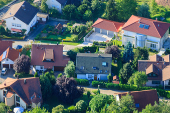 Rue Winzer à le quartier Ellmendingen in Keltern dans le département Bade-Wurtemberg, Allemagne d'en haut