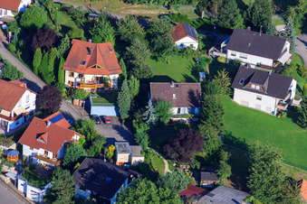 Vue oblique de Bergstr à le quartier Ellmendingen in Keltern dans le département Bade-Wurtemberg, Allemagne
