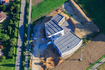 Vue aérienne de École Johannes Kepler à le quartier Ellmendingen in Keltern dans le département Bade-Wurtemberg, Allemagne