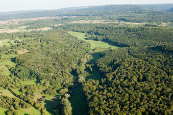 Réserve naturelle de Kettelbachtal à le quartier Obernhausen in Birkenfeld dans le département Bade-Wurtemberg, Allemagne d'en haut