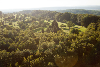 Vue aérienne de Réserve naturelle de Kettelbachtal à le quartier Obernhausen in Birkenfeld dans le département Bade-Wurtemberg, Allemagne