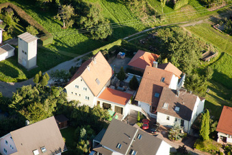 Mühlgasse à le quartier Gräfenhausen in Birkenfeld dans le département Bade-Wurtemberg, Allemagne vue d'en haut