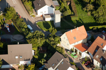 Mühlgasse à le quartier Gräfenhausen in Birkenfeld dans le département Bade-Wurtemberg, Allemagne vue du ciel