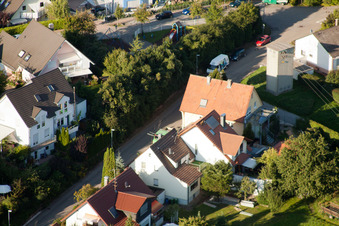 Vue aérienne de Mühlgasse à le quartier Gräfenhausen in Birkenfeld dans le département Bade-Wurtemberg, Allemagne