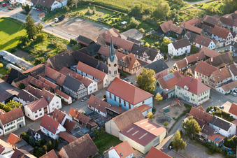 Du nord-est à Erlenbach bei Kandel dans le département Rhénanie-Palatinat, Allemagne hors des airs
