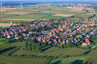 Vue aérienne de Vue du dortoir depuis l'ouest à Minfeld dans le département Rhénanie-Palatinat, Allemagne