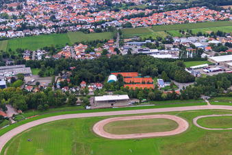 Vue aérienne de Circuit de course sur sable de l'association de sport automobile de Herxheim à Herxheim bei Landau dans le département Rhénanie-Palatinat, Allemagne