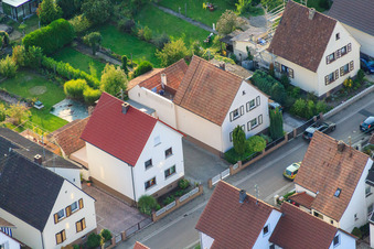 Waldstr à Kandel dans le département Rhénanie-Palatinat, Allemagne vu d'un drone