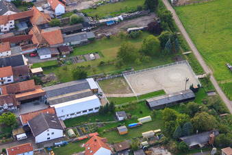 Enregistrement par drone de Brehmstr à le quartier Minderslachen in Kandel dans le département Rhénanie-Palatinat, Allemagne