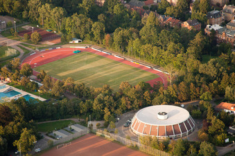 Photographie aérienne de Stade Jahnsportplatz et Rundsporthalle à Landau in der Pfalz dans le département Rhénanie-Palatinat, Allemagne
