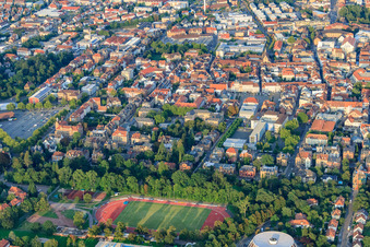 Vue aérienne de Westring avec le gymnase Otto-Hahn à Landau in der Pfalz dans le département Rhénanie-Palatinat, Allemagne