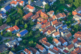 Vue aérienne de Neugasse à le quartier Godramstein in Landau in der Pfalz dans le département Rhénanie-Palatinat, Allemagne