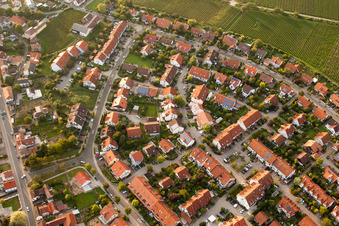 Vue aérienne de Dans le Plöck à le quartier Godramstein in Landau in der Pfalz dans le département Rhénanie-Palatinat, Allemagne