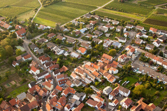 Neugasse à le quartier Godramstein in Landau in der Pfalz dans le département Rhénanie-Palatinat, Allemagne vue d'en haut