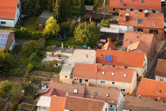 Neugasse à le quartier Godramstein in Landau in der Pfalz dans le département Rhénanie-Palatinat, Allemagne depuis l'avion