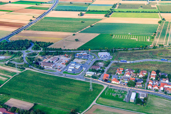Vue aérienne de Sortie A65 aire de repos Haßloch à Haßloch dans le département Rhénanie-Palatinat, Allemagne
