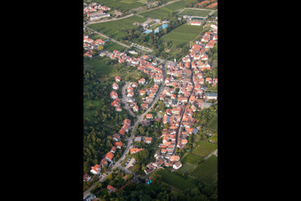 Vue aérienne de Unter-Hambach à le quartier Hambach an der Weinstraße in Neustadt an der Weinstraße dans le département Rhénanie-Palatinat, Allemagne