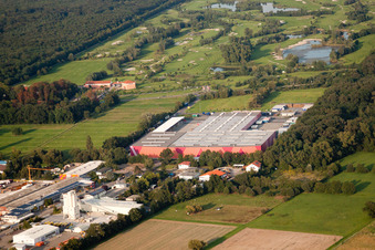 Vue oblique de Centre logistique de Hornbach à le quartier Dreihof in Essingen dans le département Rhénanie-Palatinat, Allemagne