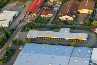 Vue aérienne de Zone commerciale Große Ahlmühle avec Hobbydepot et Daum Holzbau à Rohrbach dans le département Rhénanie-Palatinat, Allemagne