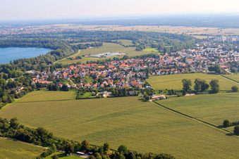 Vue aérienne de Sur le versant sud à le quartier Leopoldshafen in Eggenstein-Leopoldshafen dans le département Bade-Wurtemberg, Allemagne