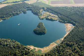Vue aérienne de Neuthard, réserve naturelle de Kohlplattenschlag à le quartier Graben in Graben-Neudorf dans le département Bade-Wurtemberg, Allemagne