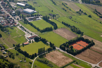 Vue aérienne de TV 1896 eV, terrains de sport, L'Olive à le quartier Spöck in Stutensee dans le département Bade-Wurtemberg, Allemagne