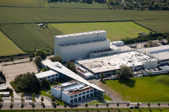 Vue aérienne de Locaux de l'usine du producteur de produits chimiques KLEBCHEMIE MG Becker GmbH & Co. KG à Weingarten dans le département Bade-Wurtemberg, Allemagne