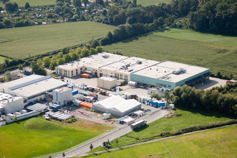 Vue aérienne de Locaux de l'usine du producteur de produits chimiques KLEBCHEMIE MG Becker GmbH & Co. KG à Weingarten dans le département Bade-Wurtemberg, Allemagne