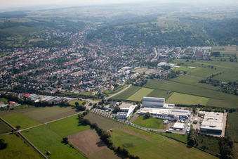 Locaux de l'usine du producteur de produits chimiques KLEBCHEMIE MG Becker GmbH & Co. KG à Weingarten dans le département Bade-Wurtemberg, Allemagne vue d'en haut