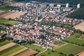 Vue aérienne de Village - Vue à le quartier Büchig in Stutensee dans le département Bade-Wurtemberg, Allemagne