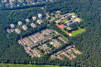 Vue aérienne de Ecole européenne, Marie-Curie-Straße à le quartier Waldstadt in Karlsruhe dans le département Bade-Wurtemberg, Allemagne