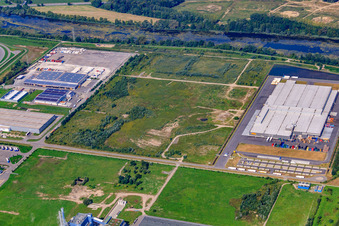 Vue aérienne de Zone industrielle d'Oberwald, entreprises de logistique à Wörth am Rhein dans le département Rhénanie-Palatinat, Allemagne