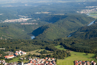 Vue aérienne de Vers la Saarschleife à le quartier Orscholz in Mettlach dans le département Sarre, Allemagne