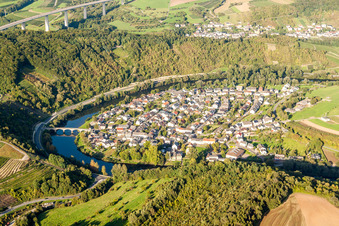 Photographie aérienne de Boucle courbe des rives de la Sûre à la frontière avec le cours du Luxembourg dans le district de Mesenich à Langsur dans le département Rhénanie-Palatinat, Allemagne