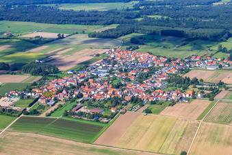 Vue aérienne de Vue du village depuis le sud-est à Knittelsheim dans le département Rhénanie-Palatinat, Allemagne