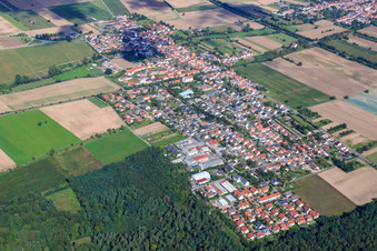 Vue aérienne de Vue du village depuis le sud-ouest à Westheim dans le département Rhénanie-Palatinat, Allemagne