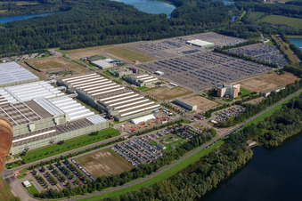 Vue oblique de Daimler / Mercedes Benz GLC sur l'île verte à Germersheim dans le département Rhénanie-Palatinat, Allemagne
