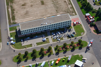 Vue oblique de Centre logistique mondial Daimler / Mercedes-Benz GLC sur l'île de Grün à Germersheim dans le département Rhénanie-Palatinat, Allemagne