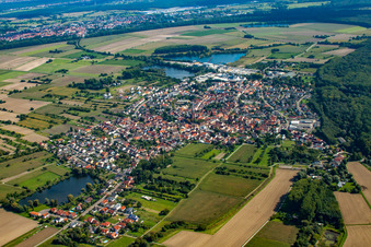 Vue aérienne de De l'ouest à le quartier Rheinsheim in Philippsburg dans le département Bade-Wurtemberg, Allemagne