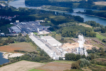 Vue aérienne de Locaux de l'usine Nolte Möbel GmbH & Co. KG à Germersheim dans le département Rhénanie-Palatinat, Allemagne