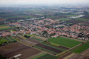 Vue aérienne de Quartier Ruchheim in Ludwigshafen am Rhein dans le département Rhénanie-Palatinat, Allemagne