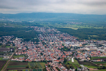 Vue aérienne de Maxdorf dans le département Rhénanie-Palatinat, Allemagne