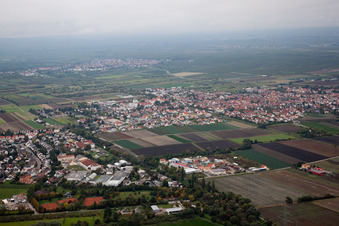 Vue aérienne de Lambsheim dans le département Rhénanie-Palatinat, Allemagne